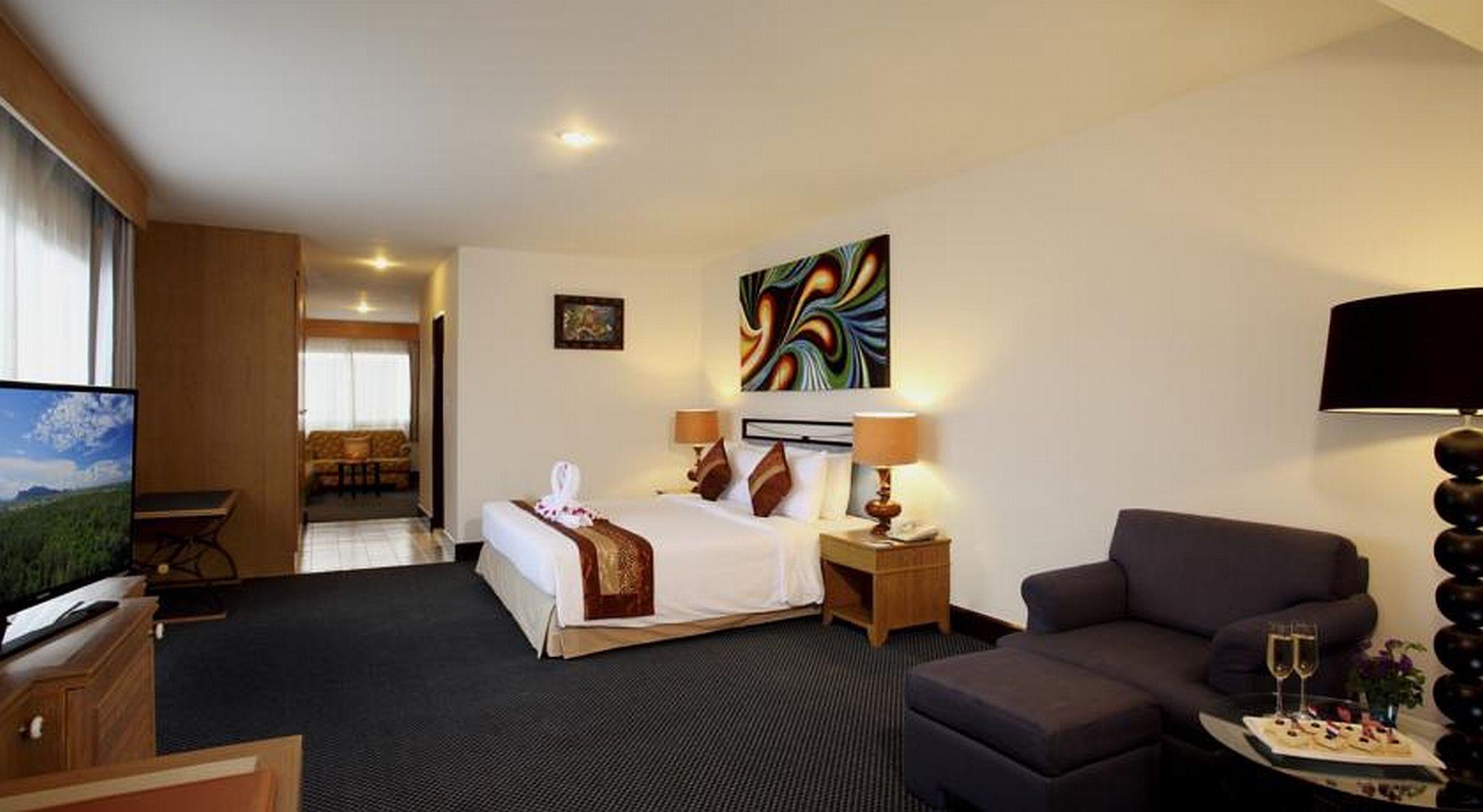 Golden Beach Cha-Am Hotel Ngoại thất bức ảnh